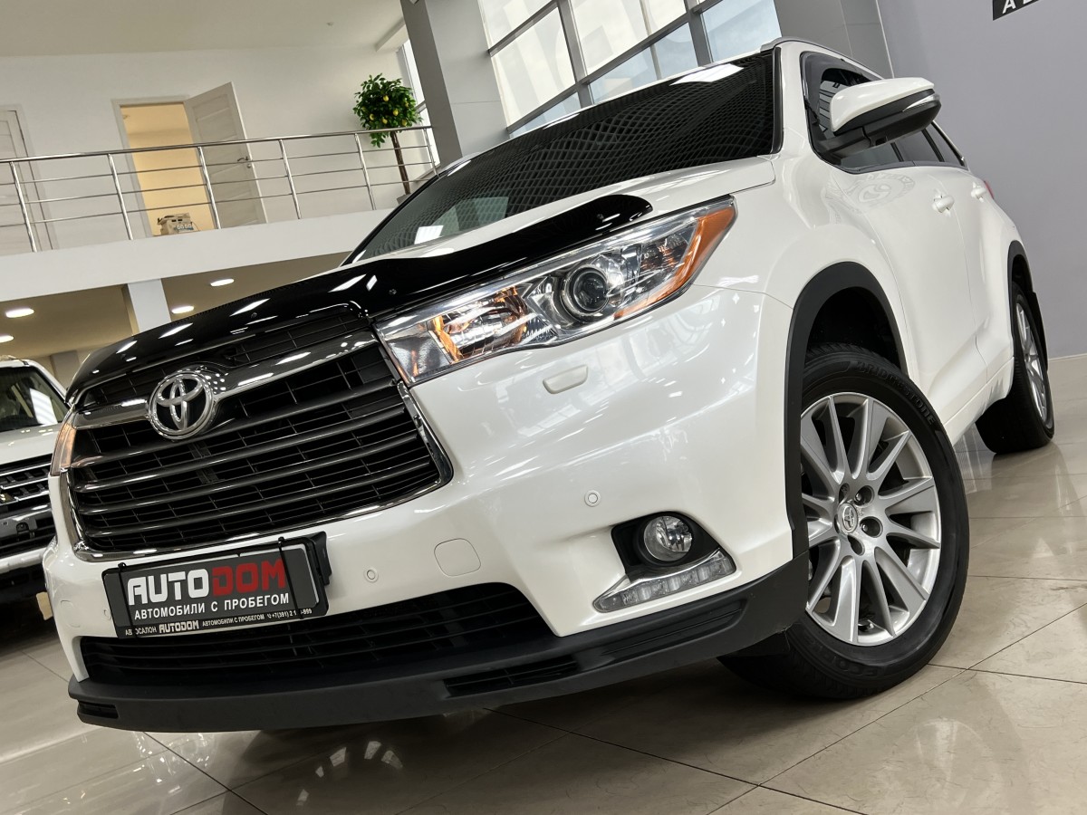 Автосалон - Toyota Highlander, 2014 г.